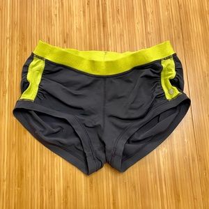 Size 6 Lululemon workout short shorts